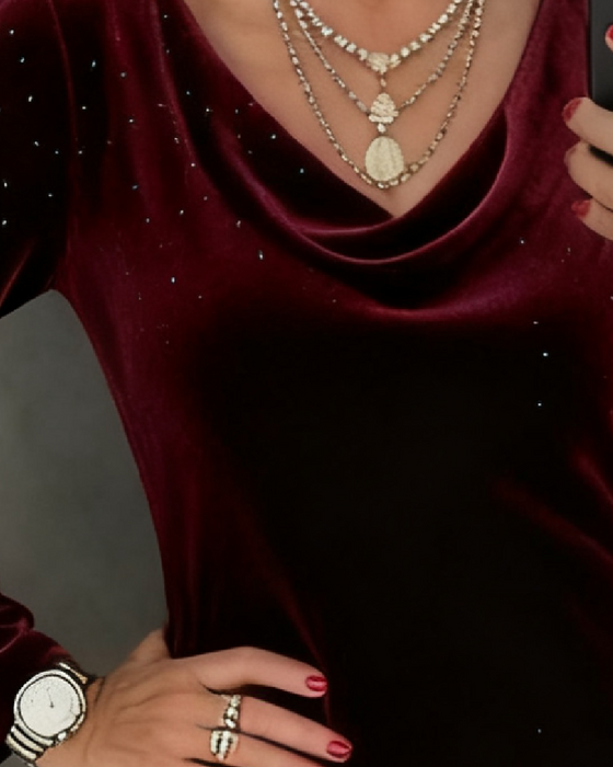 Kleid mit feinem Schimmer und gerader Silhouette