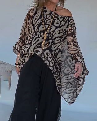 Langärmlige Bluse mit unregelmäßigem Fledermaus-Print