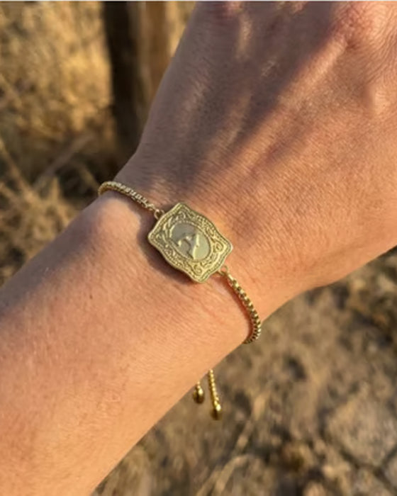 Armband Geprägter Buchstabe