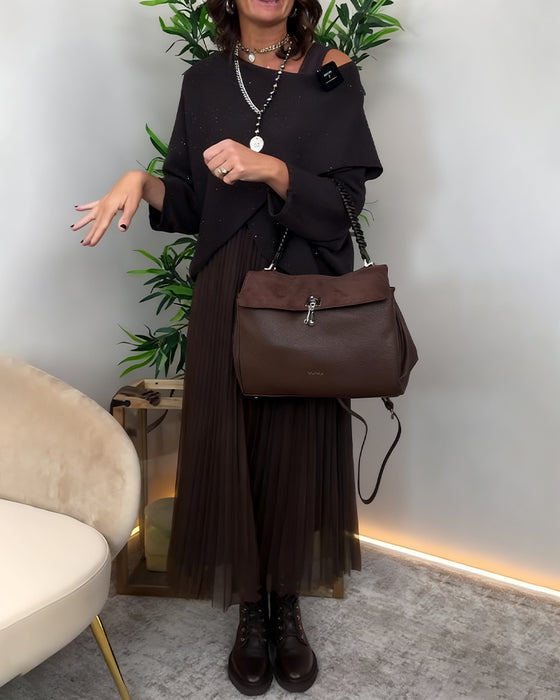 Set Mit Elegantem Stil, Asymmetrischem Pullover Und Spitzenrock