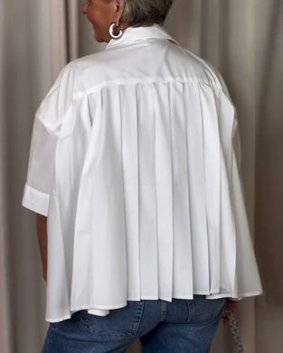 Geraffte Bluse mit kurzen Ärmeln