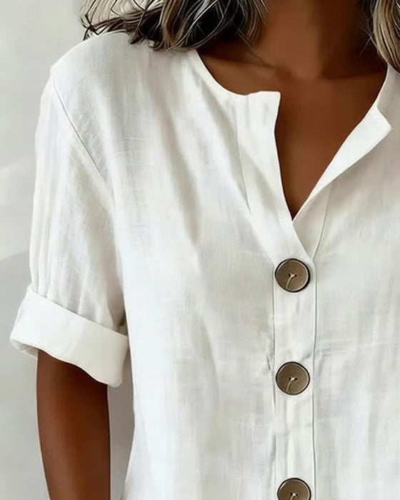 Lockere Bluse Mit Kurzen Ärmeln Und Großen Knöpfen