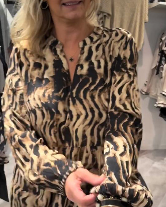 Kleid Mit V-Ausschnitt, Retro-Stil Und Geradem Schnitt