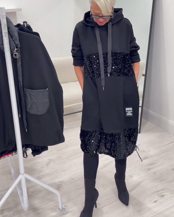 Kleid mit Kapuze und modischem Patchwork