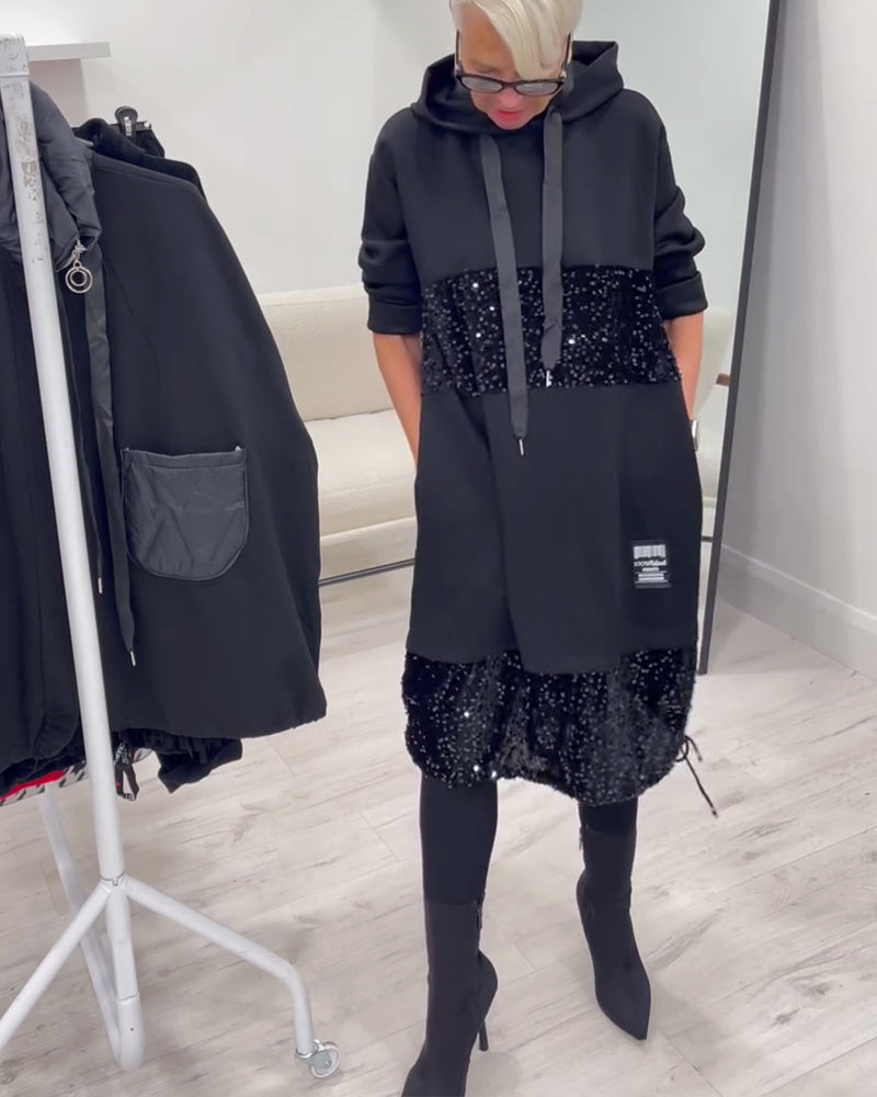Kleid mit Kapuze und modischem Patchwork