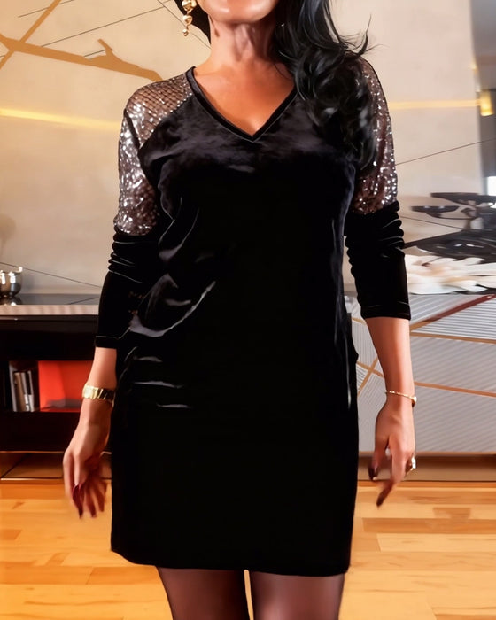 Modisches, langärmeliges Samtkleid mit Patchworkmuster