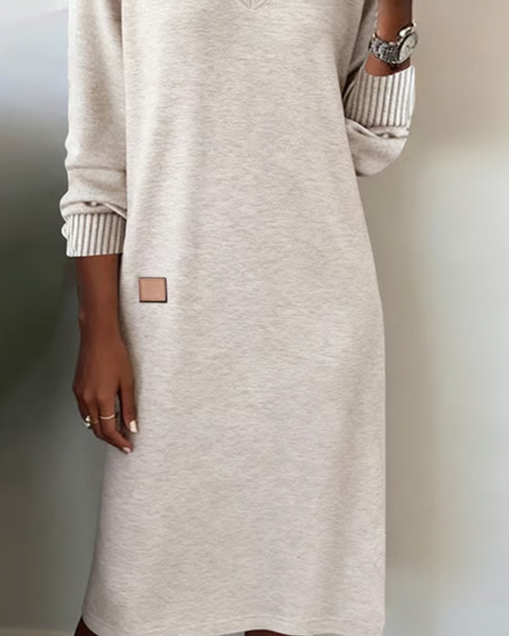 Strickkleid V-Ausschnitt stilvoll