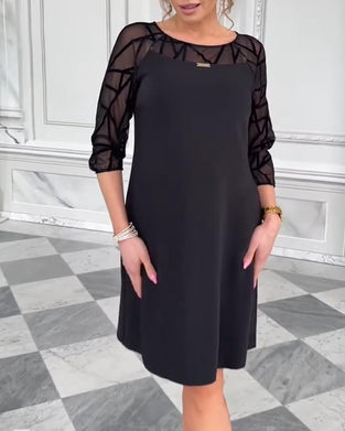 Elegantes Kleid mit Rundhalsausschnitt und modischem Design