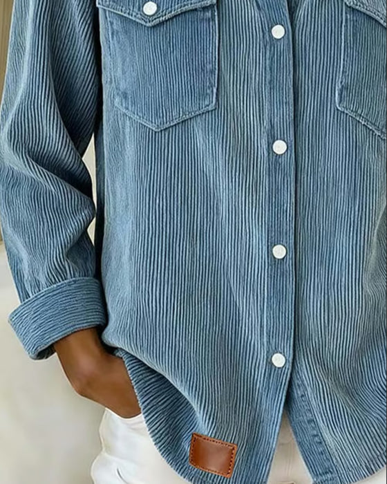 Langärmliges Hemd mit Revers und Knopfleiste