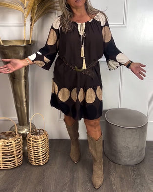 Kleid Mit Quastenknoten Und Punkten