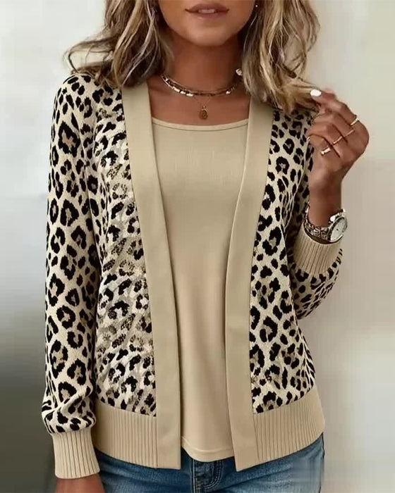 Top mit Fake-Zweiteiler-Optik und Leopardenprint