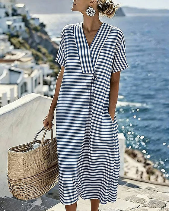 Lässiges Gestreiftes Kleid Mit V-Ausschnitt