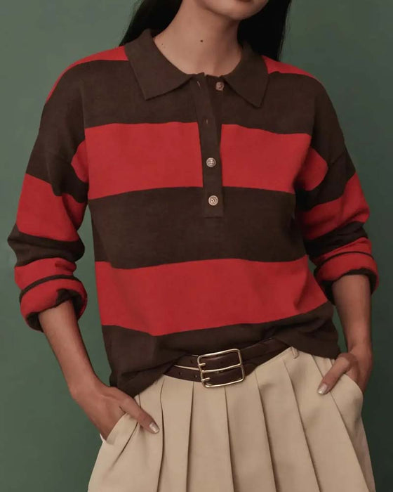 Pullover Mit Breitem Gestreiftem Geknöpftem Revers