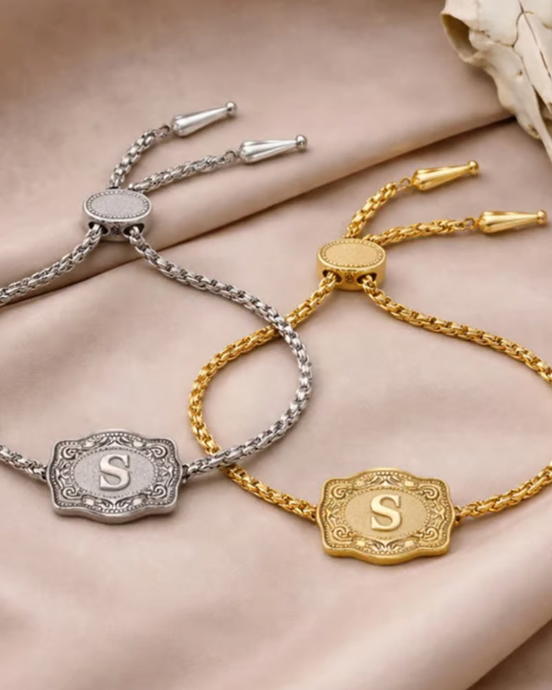 Armband Geprägter Buchstabe