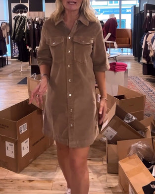 Kleid Mit Halben Ärmeln In Unifarbe