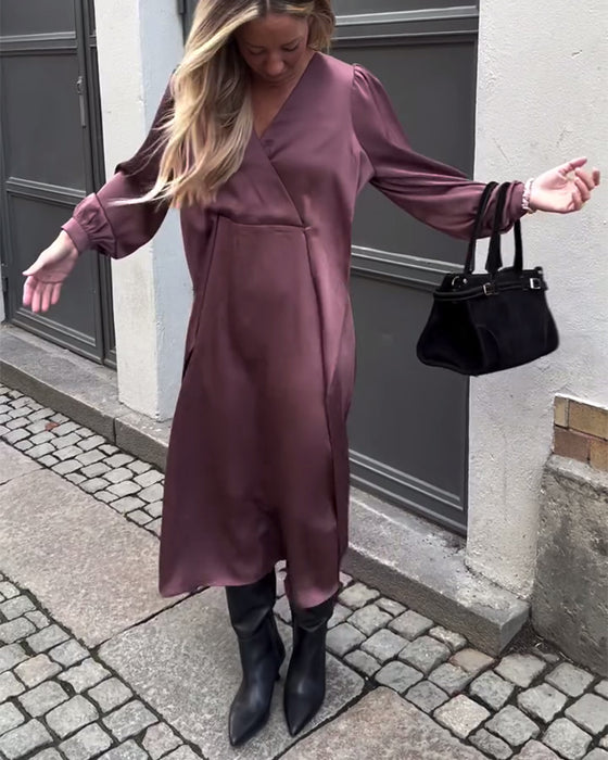 Elegantes Uni-Kleid mit V-Ausschnitt