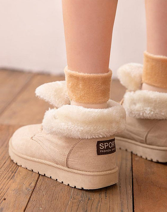 Weiche plüsch-bodensocken für den winter