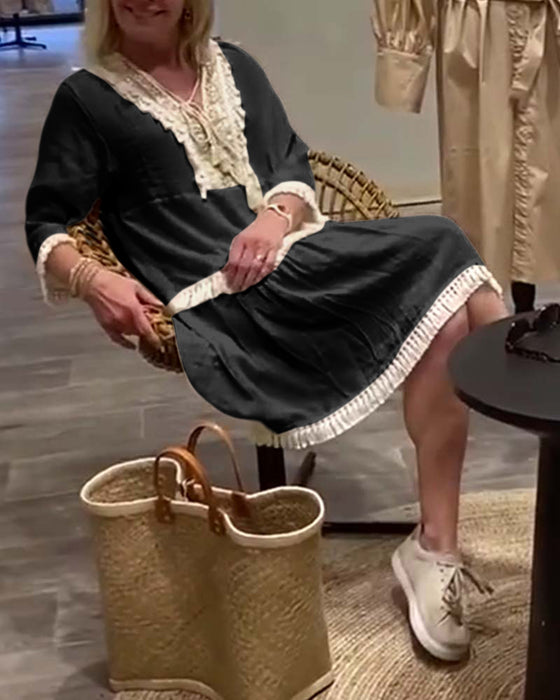 Freizeitkleid aus Spitze mit V-Ausschnitt und Fransen
