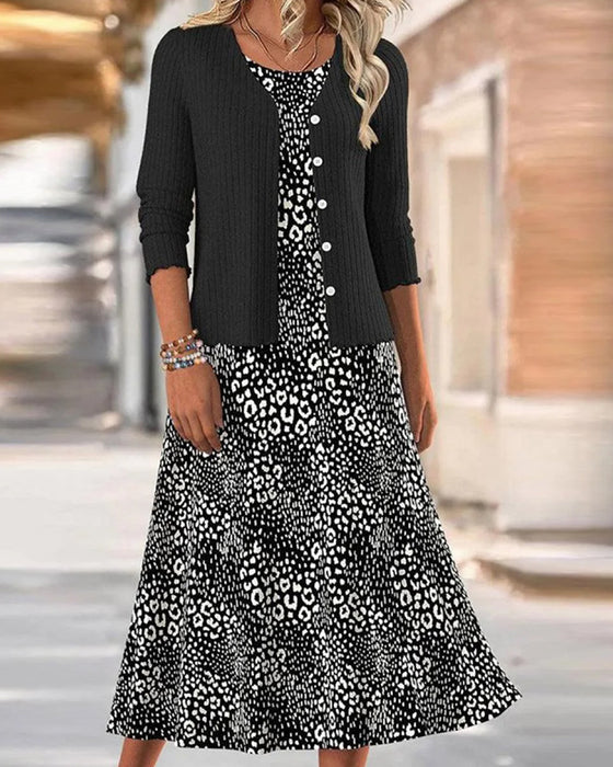 Zwei-Teiliges Set Mit Geripptem Cardigan Und Leopardenmusterter Ärmelloser Kleid