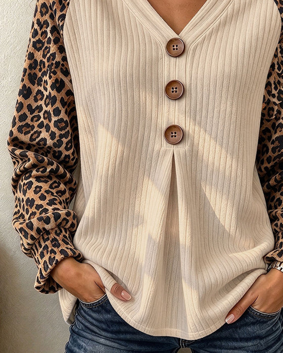 Oberteil V-Ausschnitt Leopard Knopf
