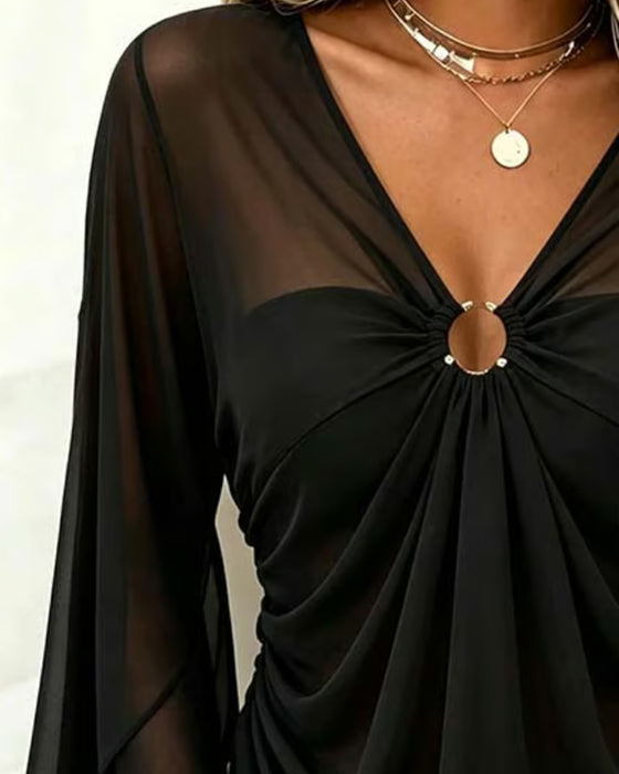 Bluse V-Ausschnitt Metall Ring Twist