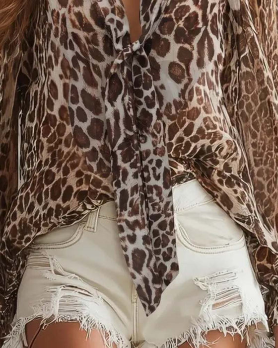 hemd v‑ausschnitt durchsichtig leopardmuster langarm