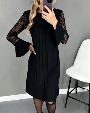 Kleid Glockenärmel Spitzeneinsatz Gereift