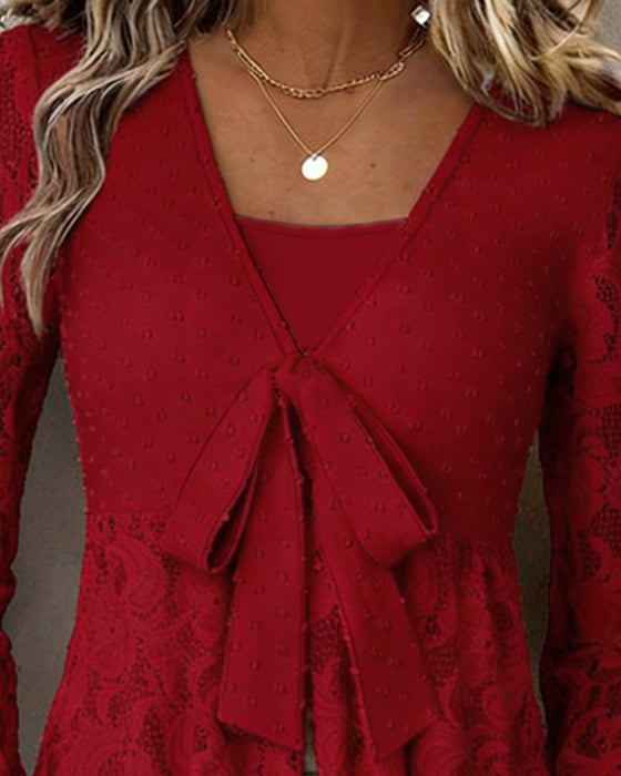 Unifarbene Bluse mit Glockenärmeln und V-Ausschnitt