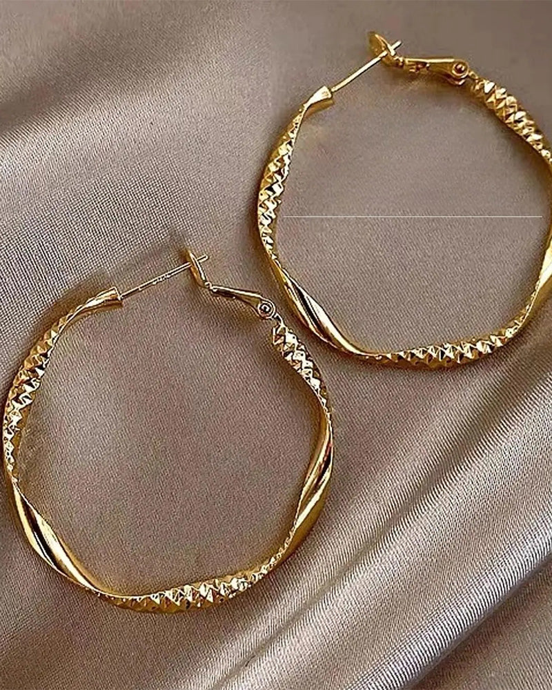 Minimalistisch Unregelmäßig Gedrehter Ring Ohrringe Elegant Texturiertes Design