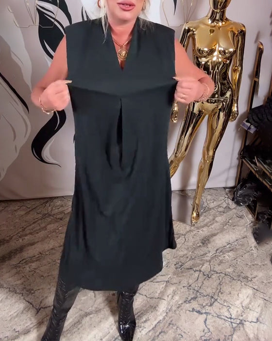 Modisches ärmelloses Kleid mit V-Ausschnitt