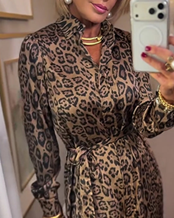 Kleid Leopardenmuster Schlitz Langarm