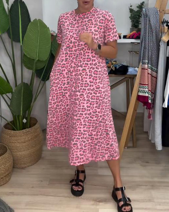 Kleid Kurzärmelig Rundhals Leopardenmuster