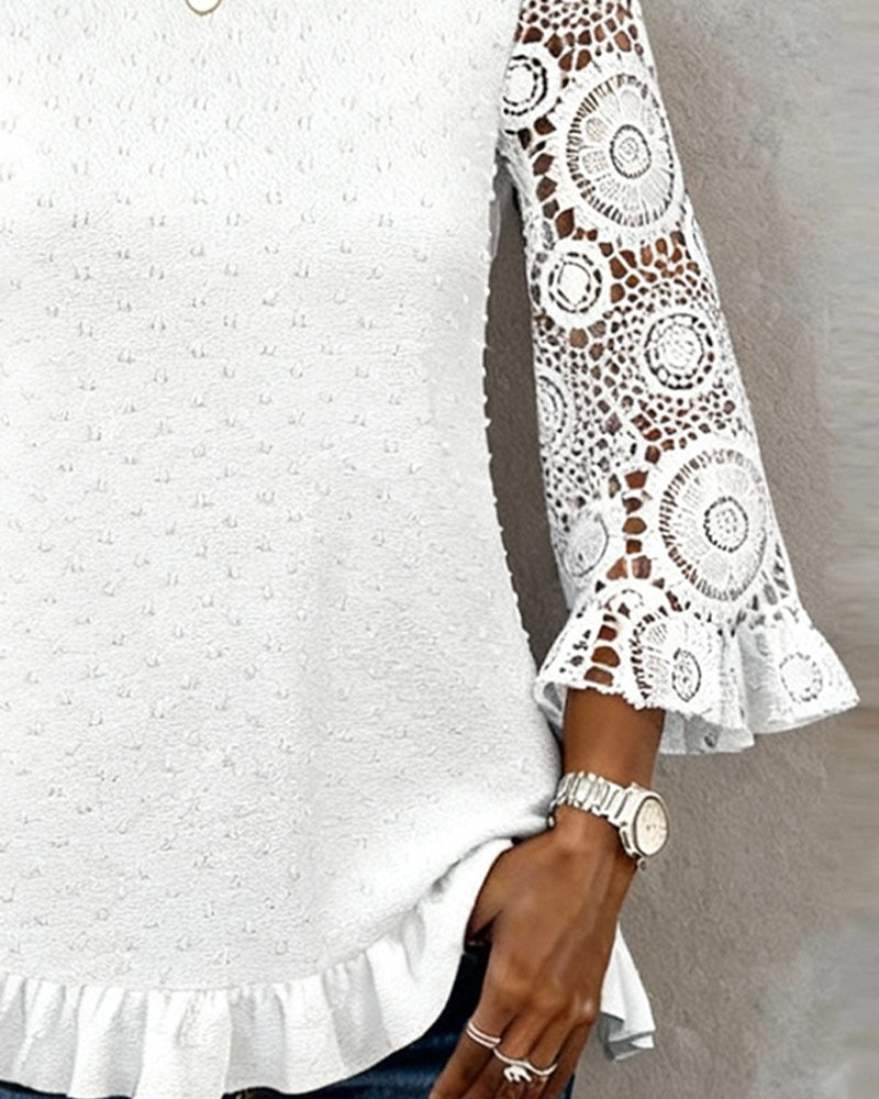 Stilvolle unifarbene Bluse mit Rüschen