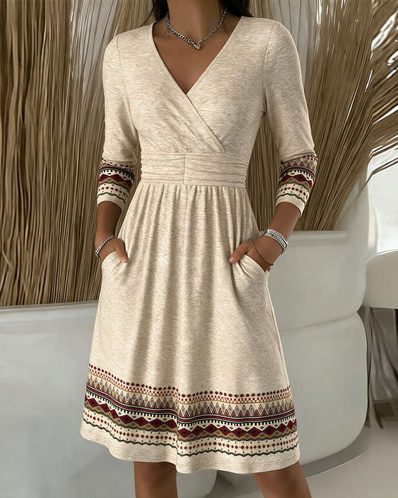Kleid V-Ausschnitt Gedruckt Langarm A-Saum