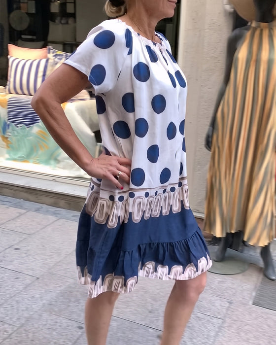 Kleid Quadratischer Ausschnitt Großes Pünktchen Rüsche Kontrast