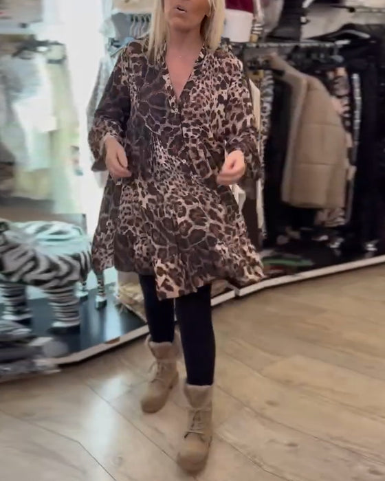 Kleid mit langen Ärmeln und Leopardenmuster