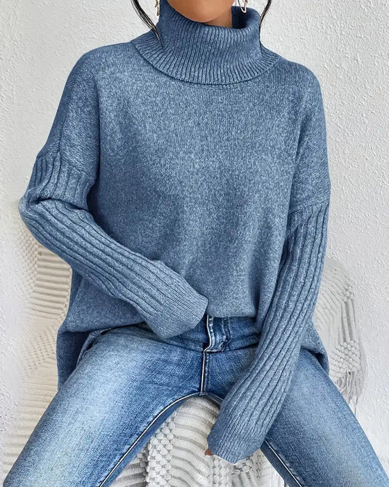 Lockerer Pullover mit Hohem Kragen und Asymmetrischem Schnitt