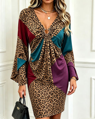 Kleid V-Ausschnitt Metallknopf Leopardenmuster Kontrastfarbe