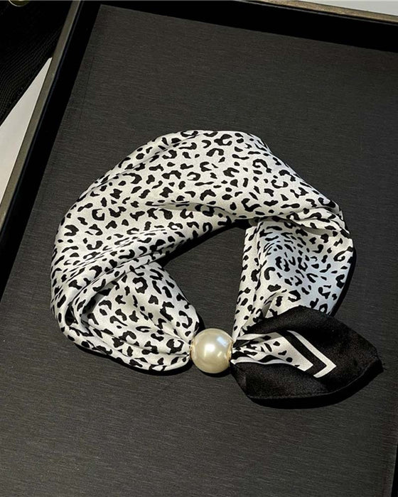 Müheloser Glamour: Perlenkettenschal 🧣