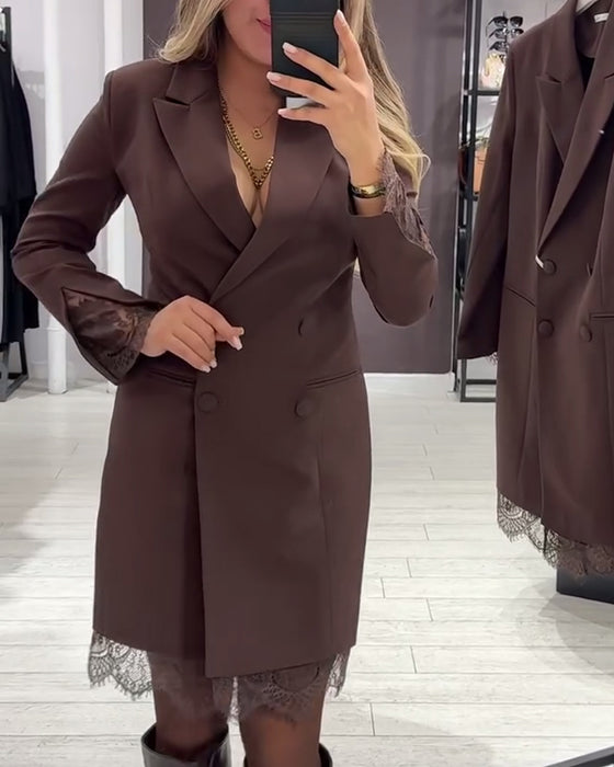 Kleid mit V-Ausschnitt und Einsätzen für die Arbeit