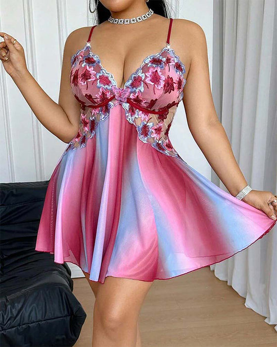 Nachthemd In Übergröße Mit Bunter Stickerei Und Camisole-Design