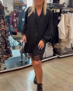 Kleid spitzenbesetzt plissiert locker