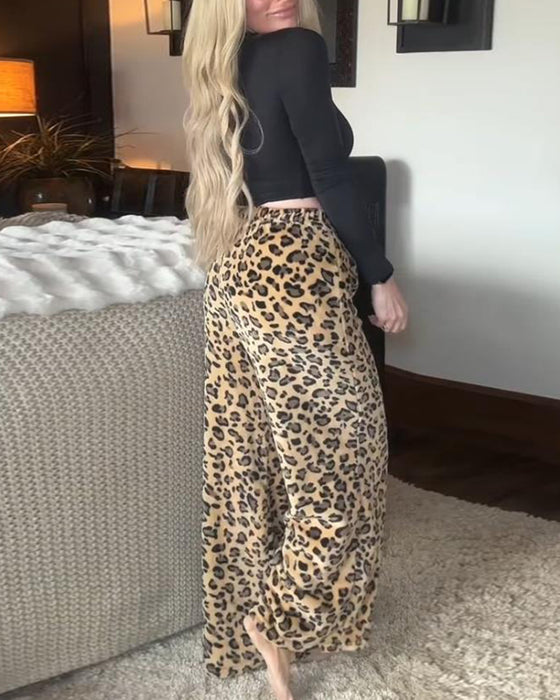 Hosen Mit Unisex, Leopardenmuster Und Weitbeinig Merkmalen