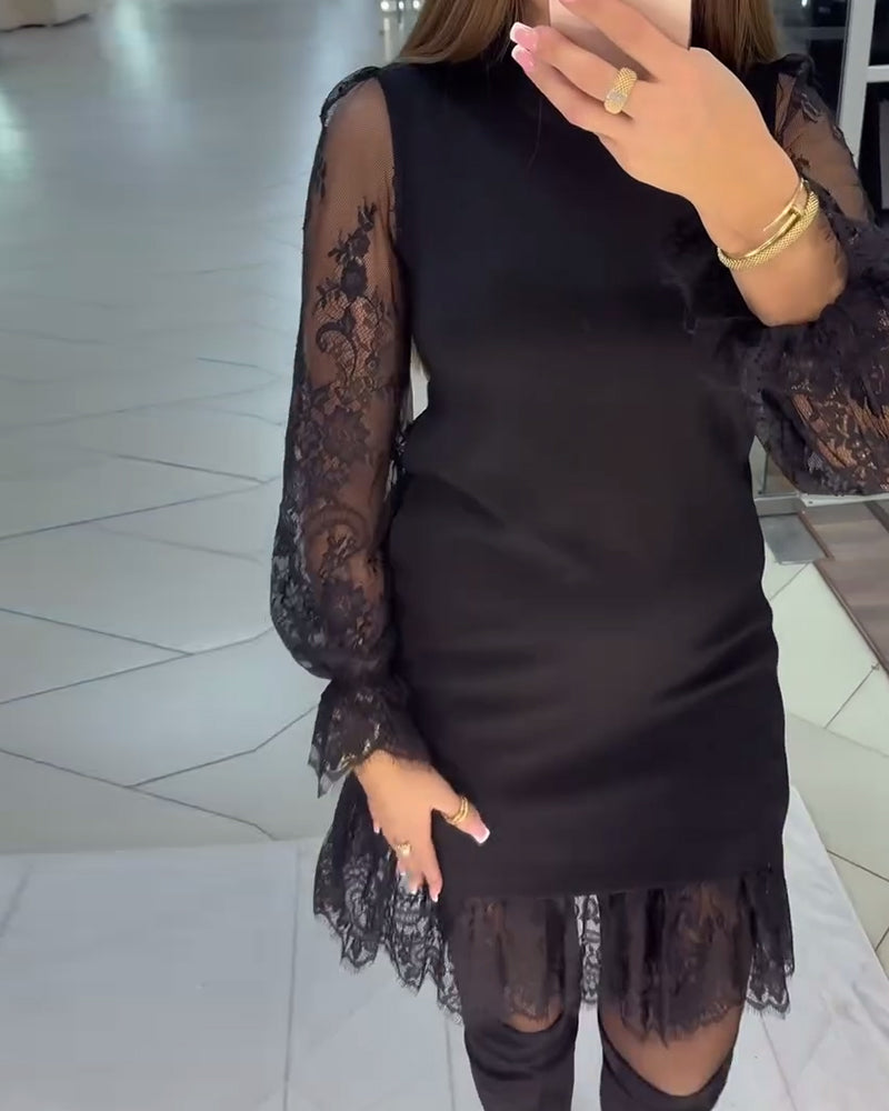 Spitzenbesetztes Patchwork Kleid