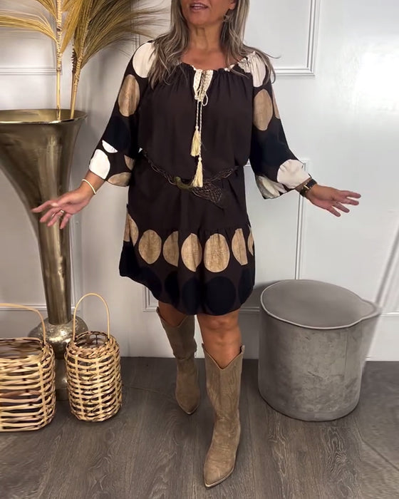 Kleid Mit Quastenknoten Und Punkten