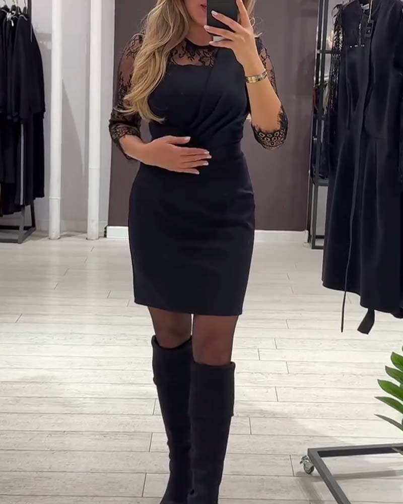 Kleid mit taillierender Passform und Patchwork-Details