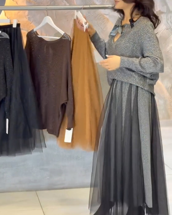 Pullover und Rock mit Fledermausärmeln und Schimmer