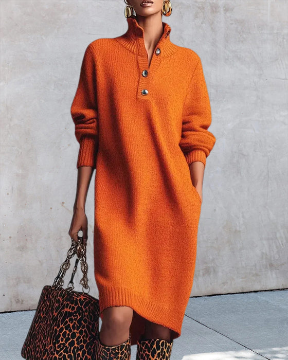 Unifarbenes Kleid mit Knöpfen und hohem Kragen