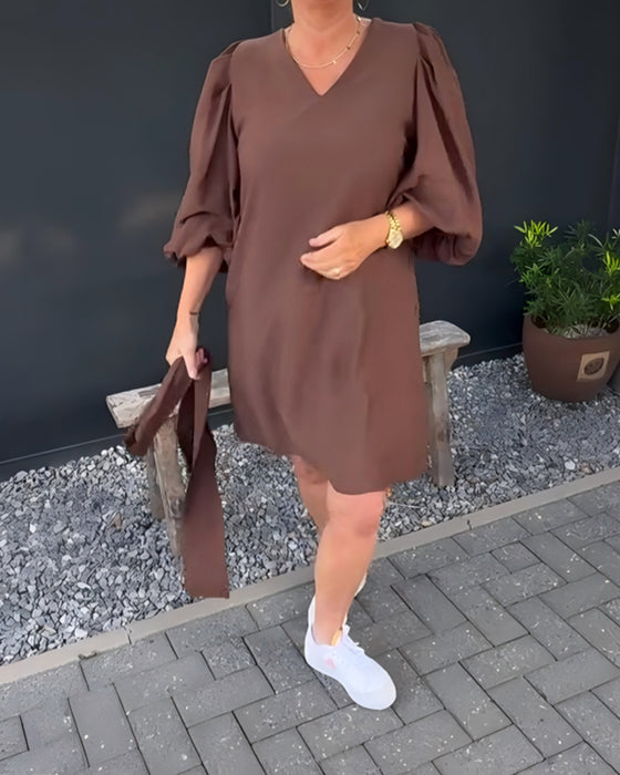Kleid Mit V-Ausschnitt Und Puffärmel Gerade Passform