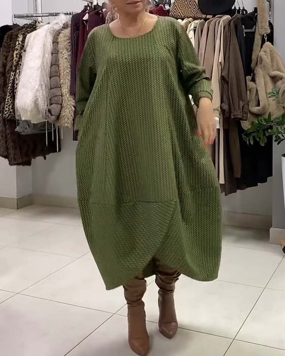 Kleid mit Rundhalsausschnitt in Übergröße und weiter Passform